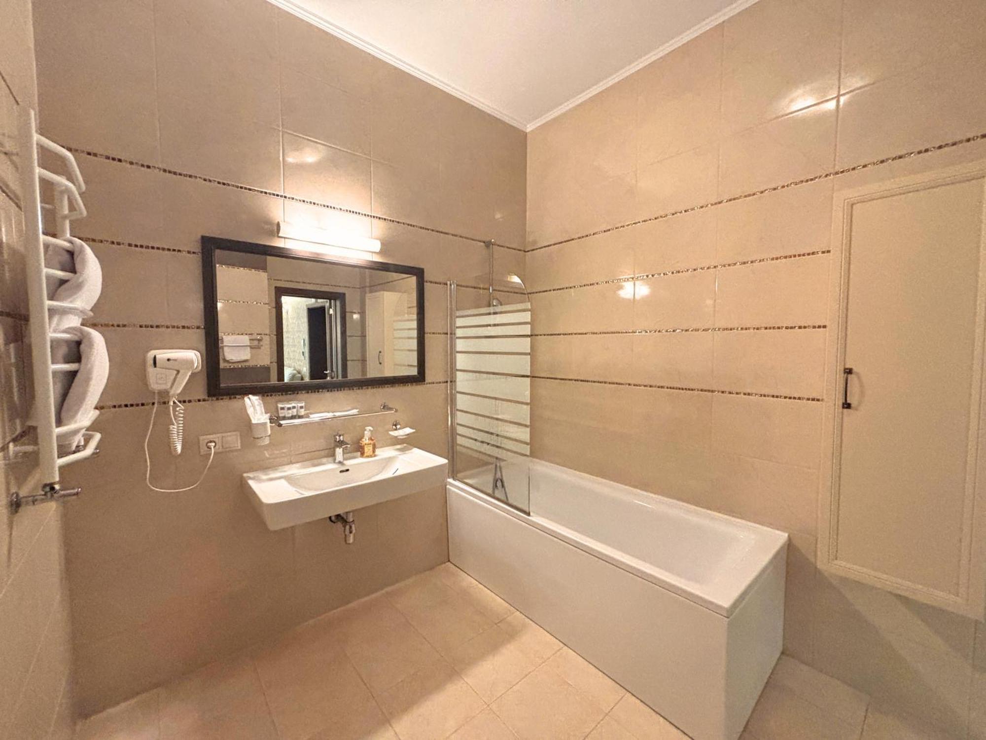 Odeska Astoria Hotel Odessa Værelse billede